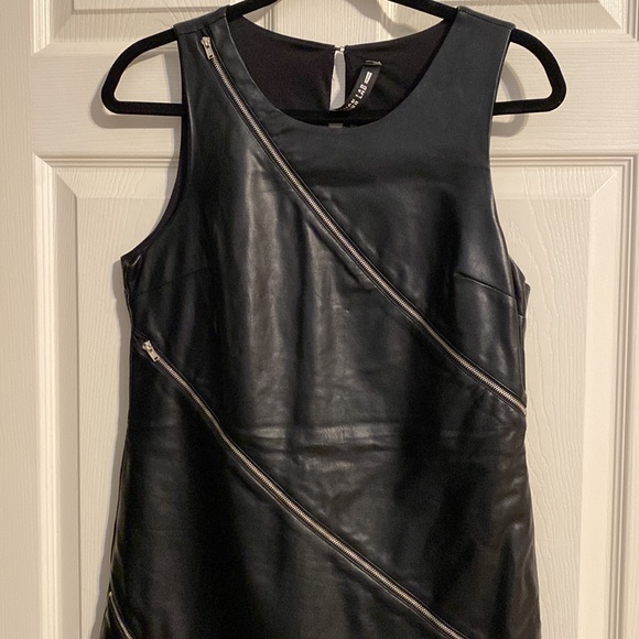 Dress - Picture 2 of 5